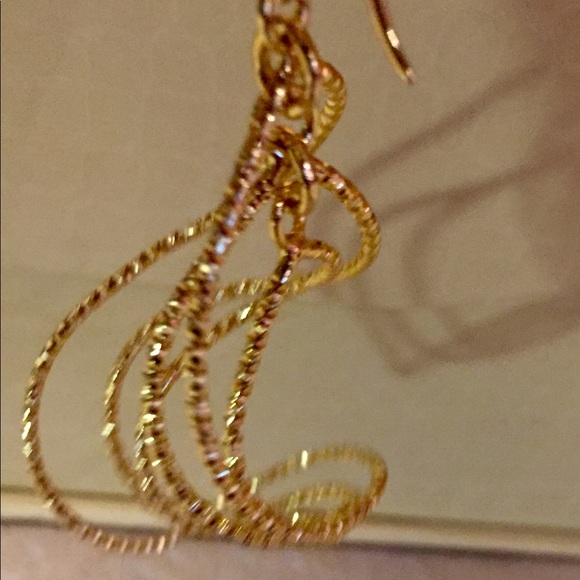 🆕 NWT 18K gold plated STATEMENT EARRINGS triple hanging earrings - Picture 5 of 9